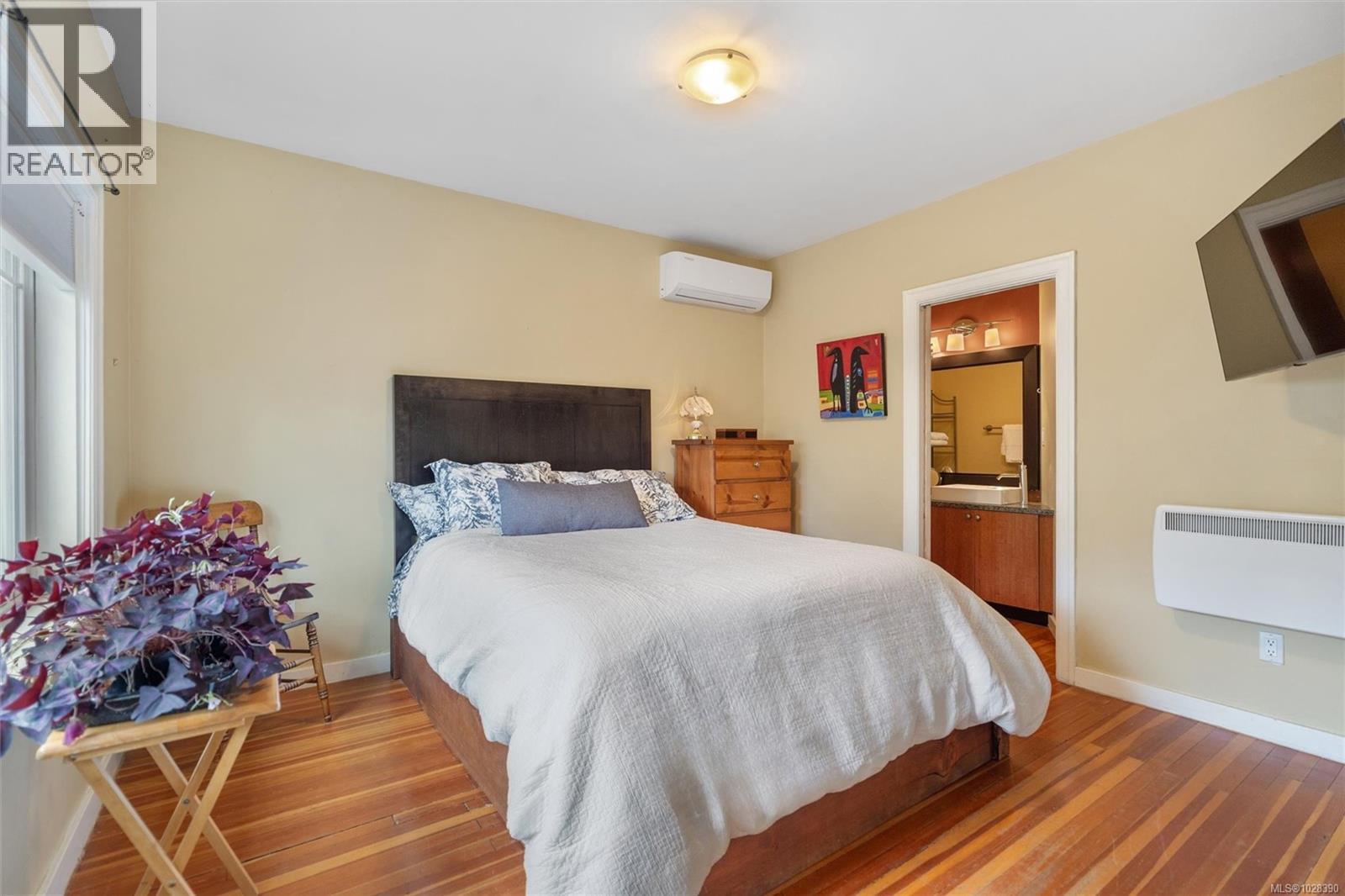 838 Old Esquimalt Rd - 52