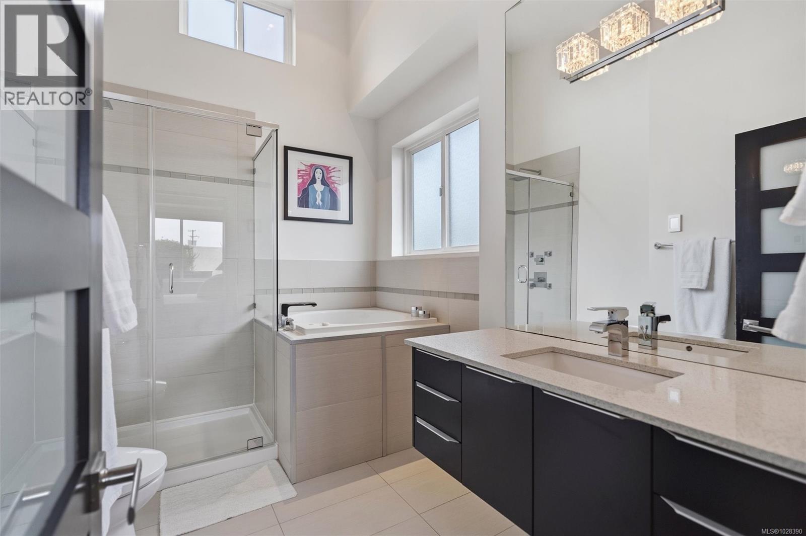 838 OLD ESQUIMALT RD - 29