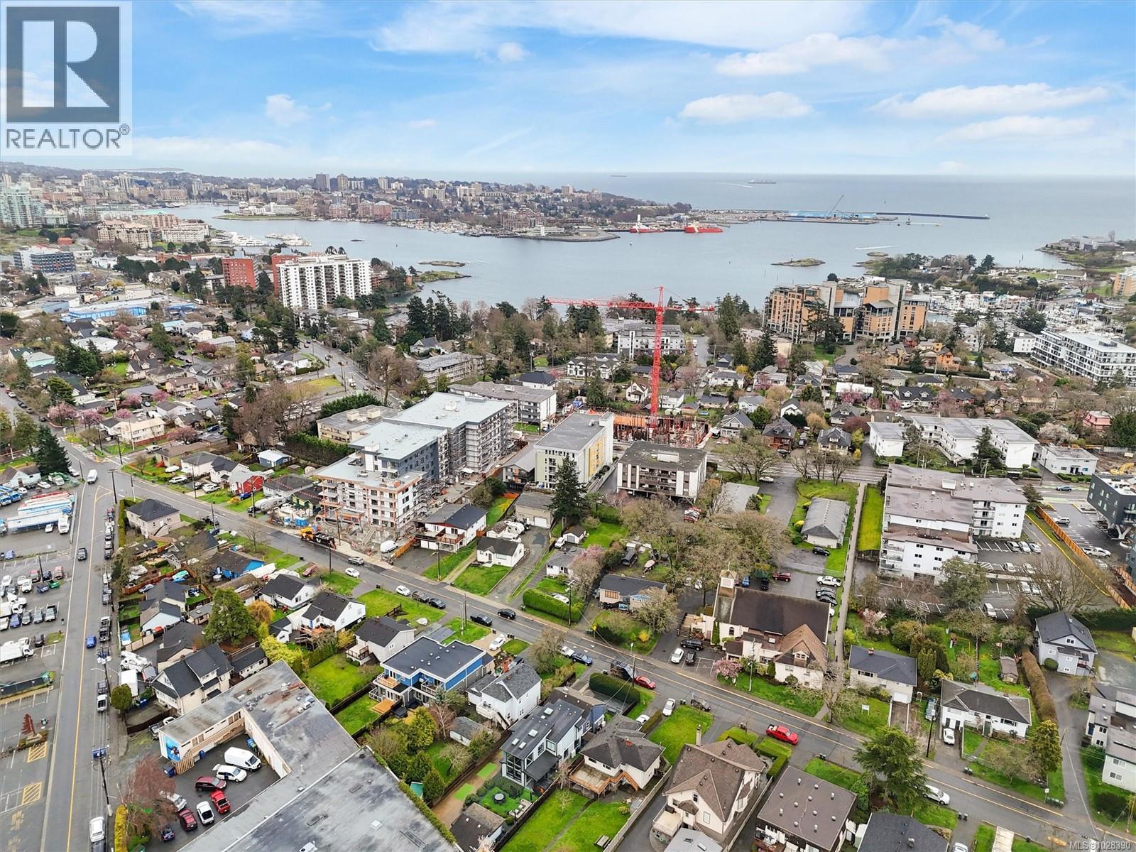 838 Old Esquimalt Rd - 73