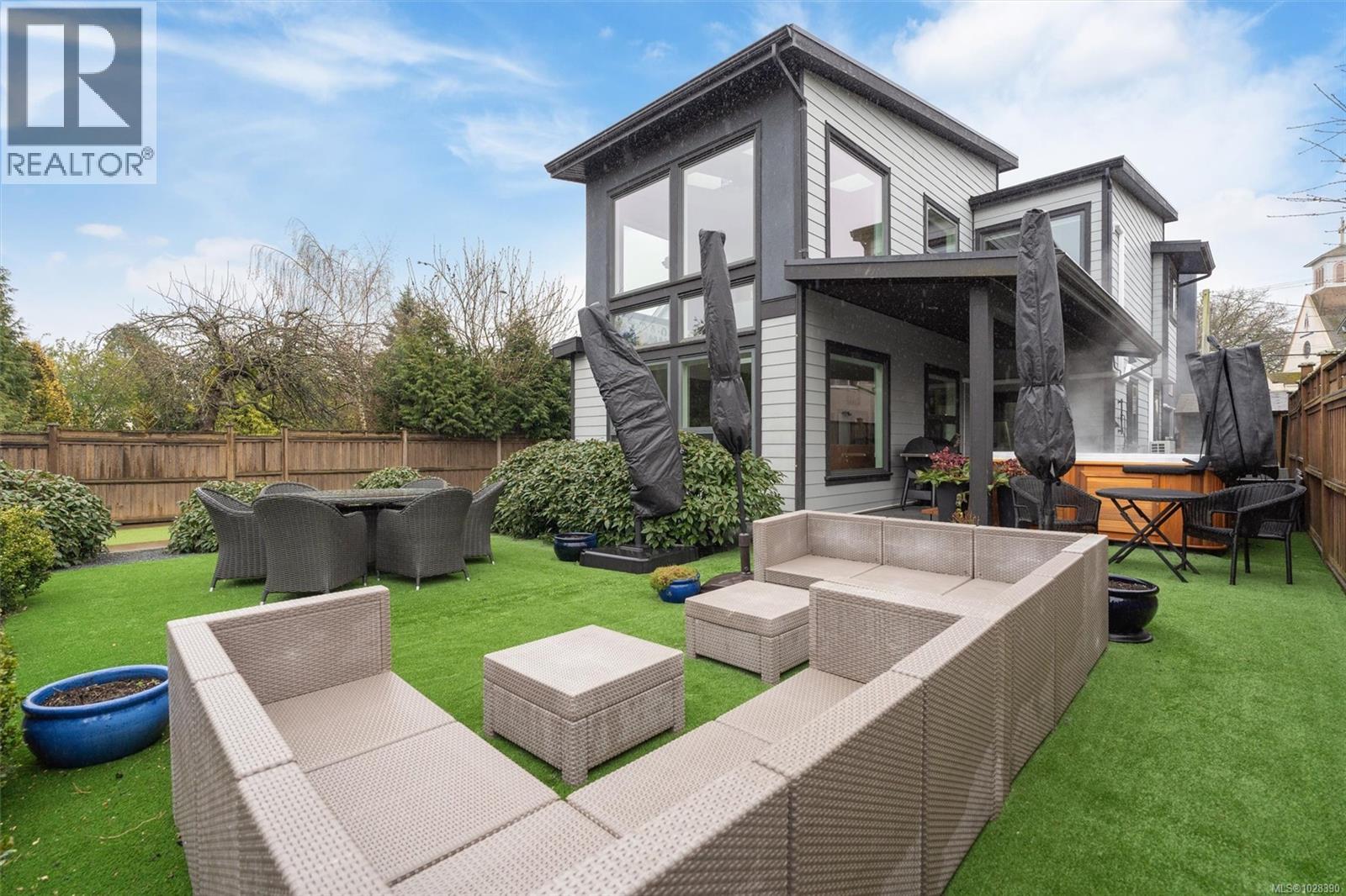 838 Old Esquimalt Rd - 65
