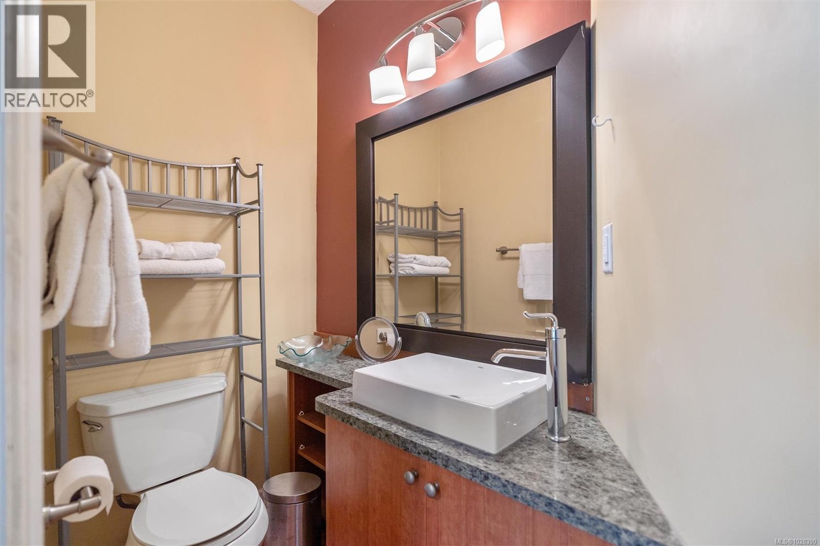 838 OLD ESQUIMALT RD - 53