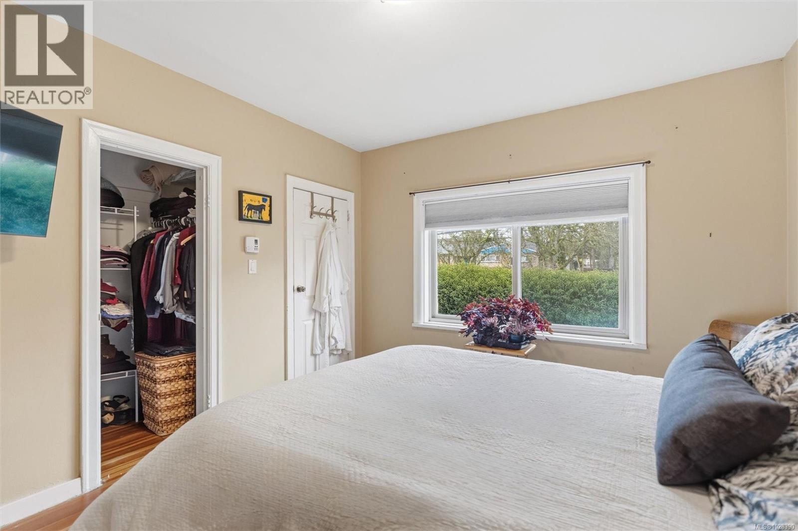 838 Old Esquimalt Rd - 54