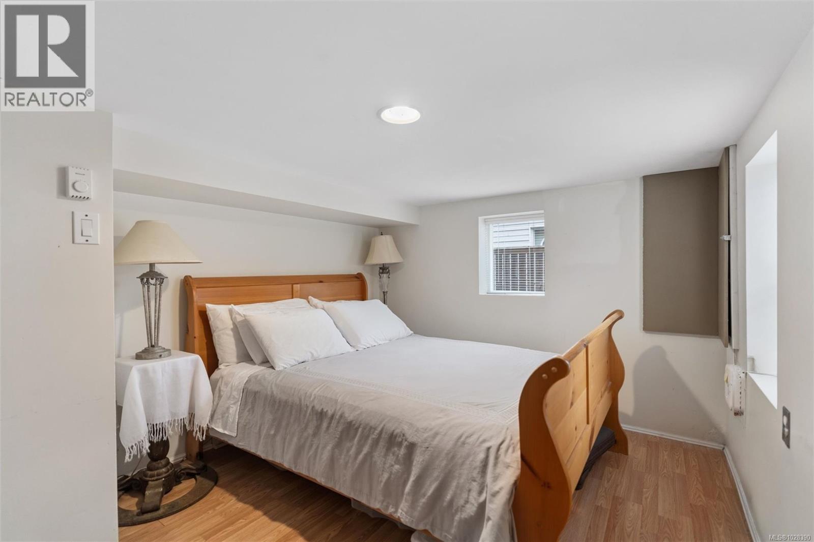 838 OLD ESQUIMALT RD - 61