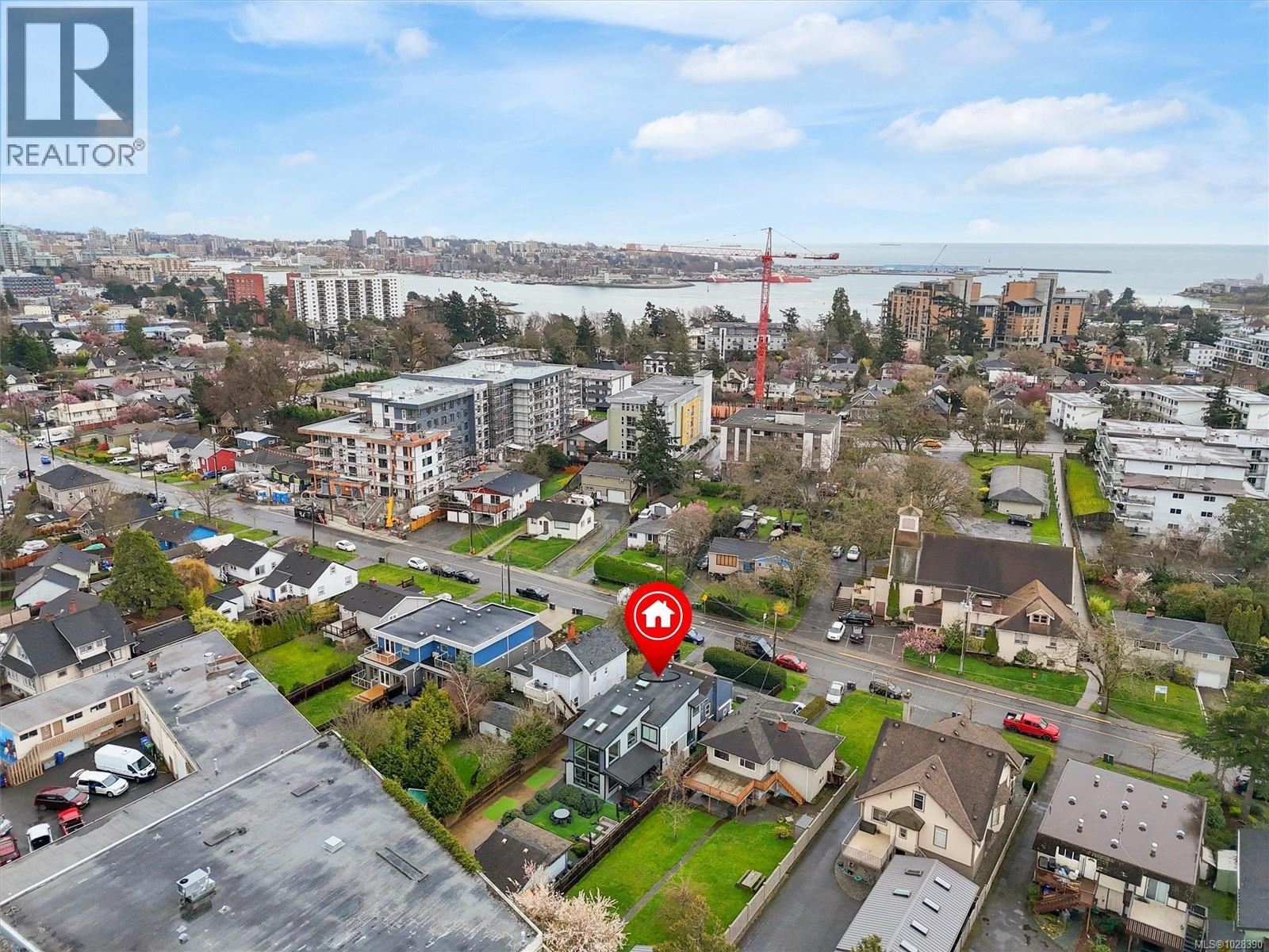 838 Old Esquimalt Rd - 75
