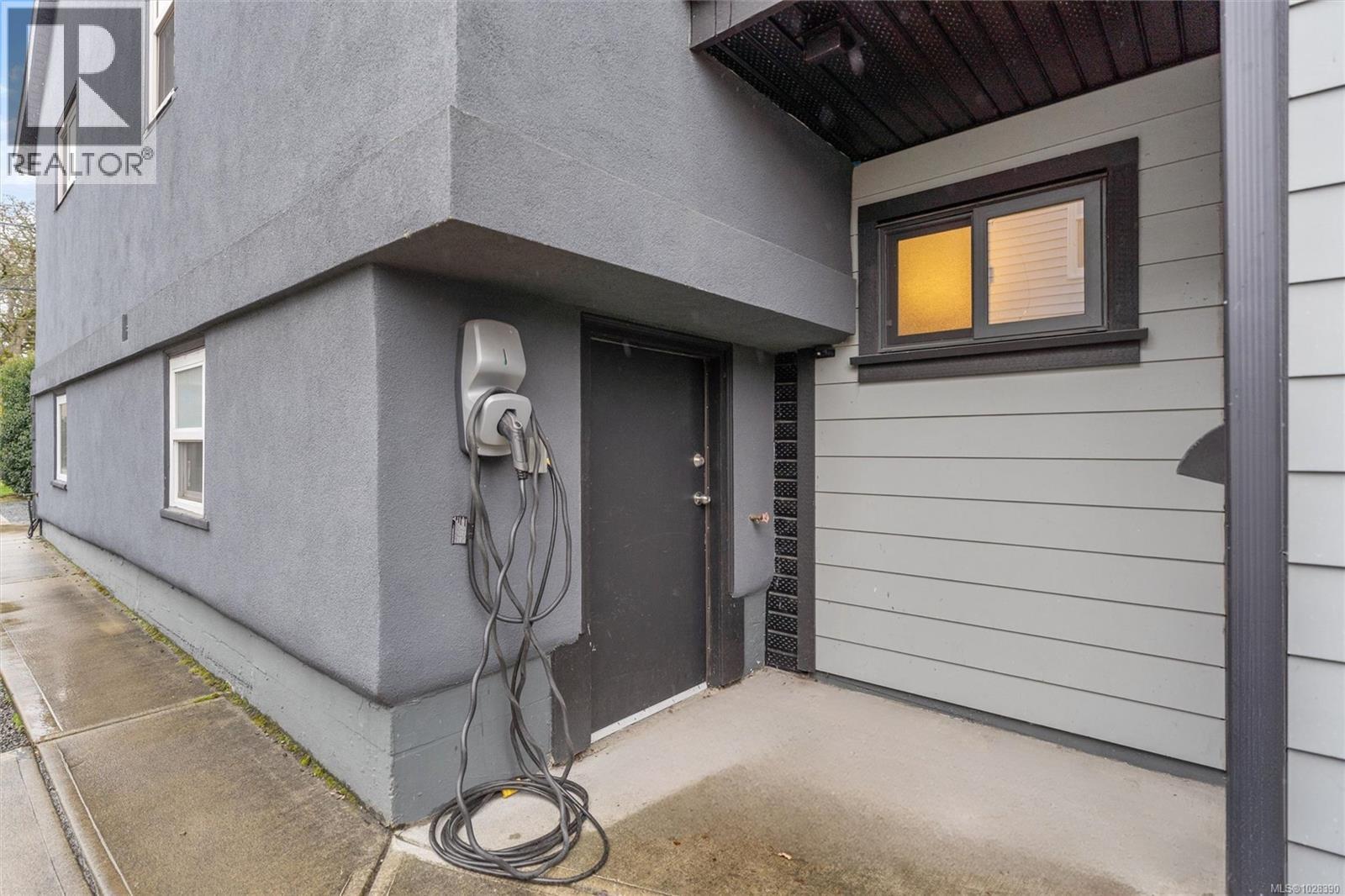 838 Old Esquimalt Rd - 56
