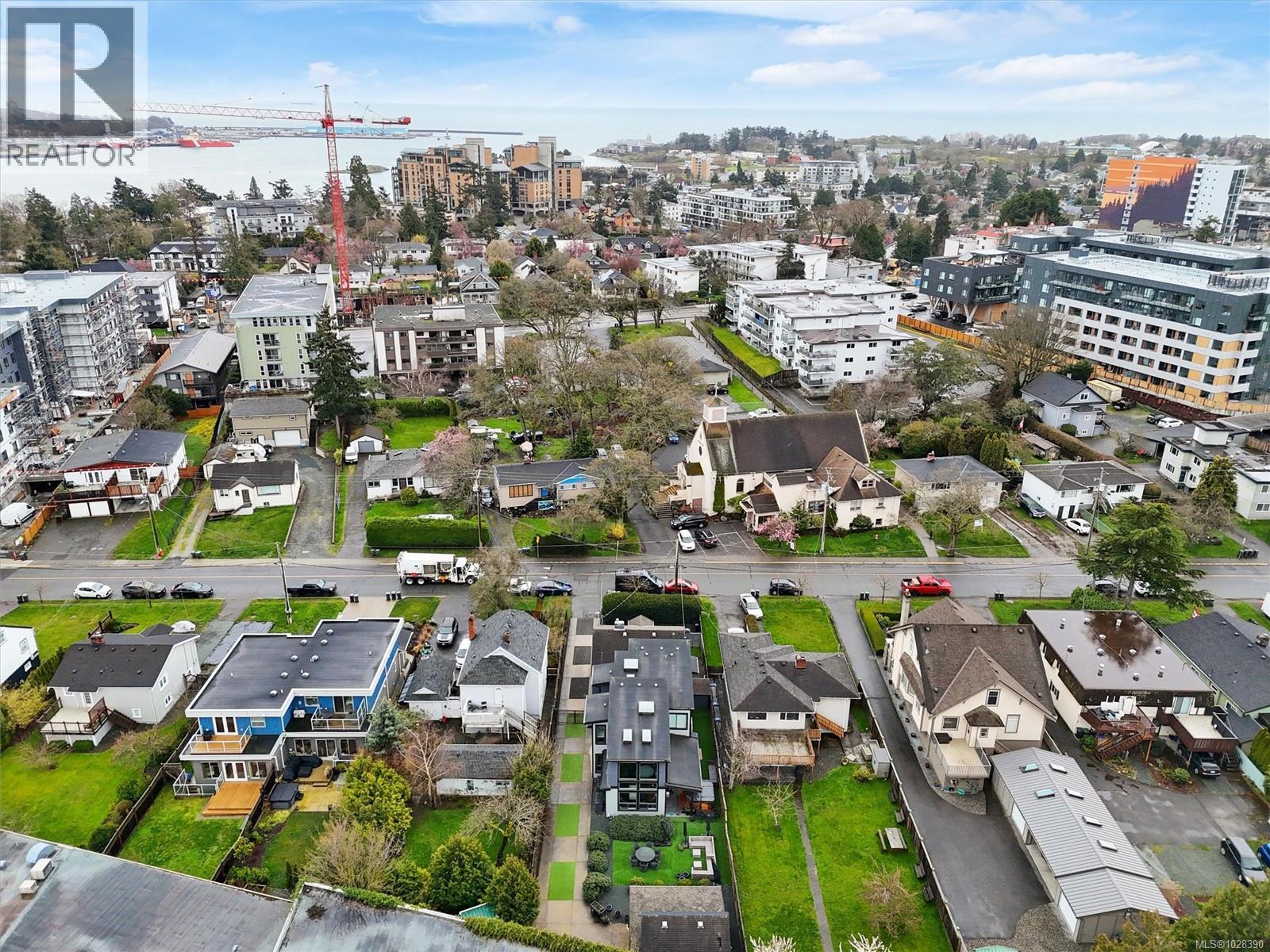 838 Old Esquimalt Rd - 74