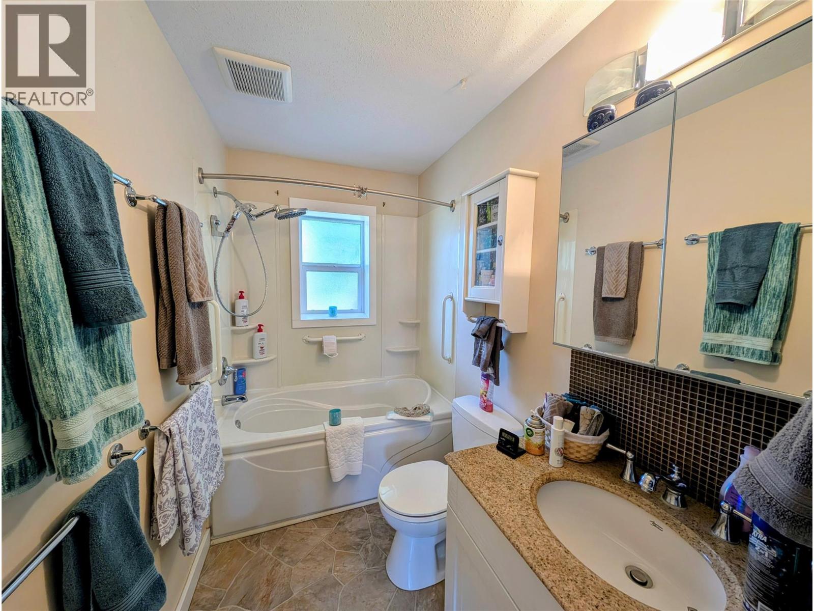 311 Dewdney Avenue, Clinton