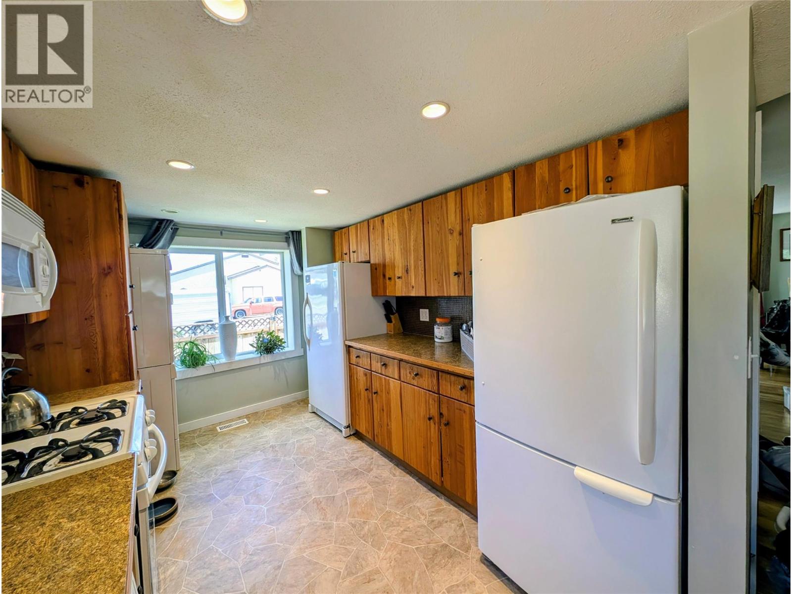 311 Dewdney Avenue, Clinton