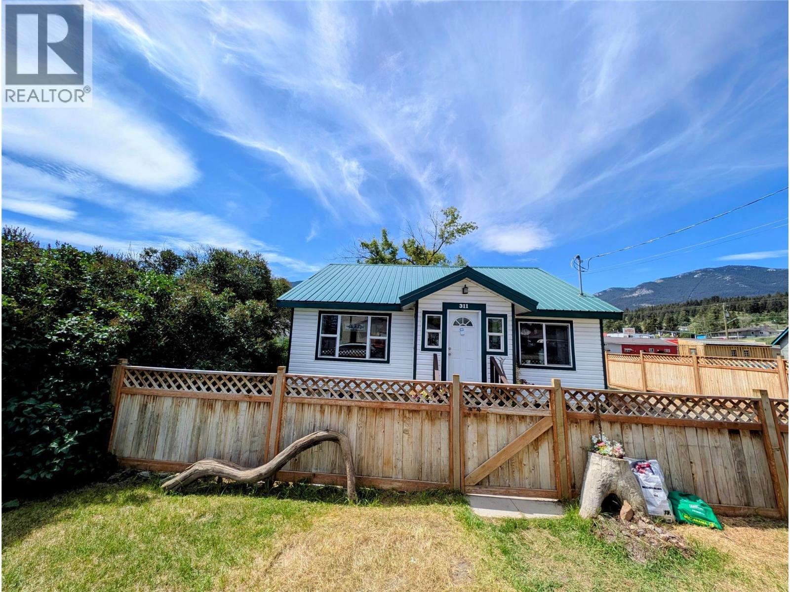 311 Dewdney Avenue, Clinton