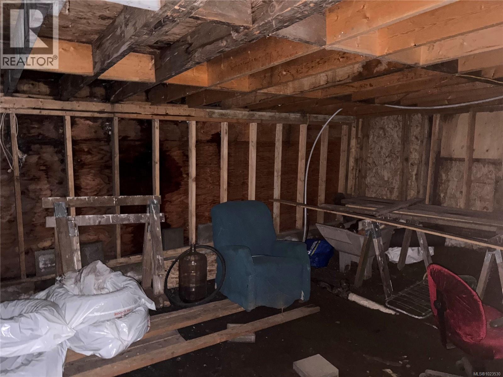 115 HALIBURTON ST - 31