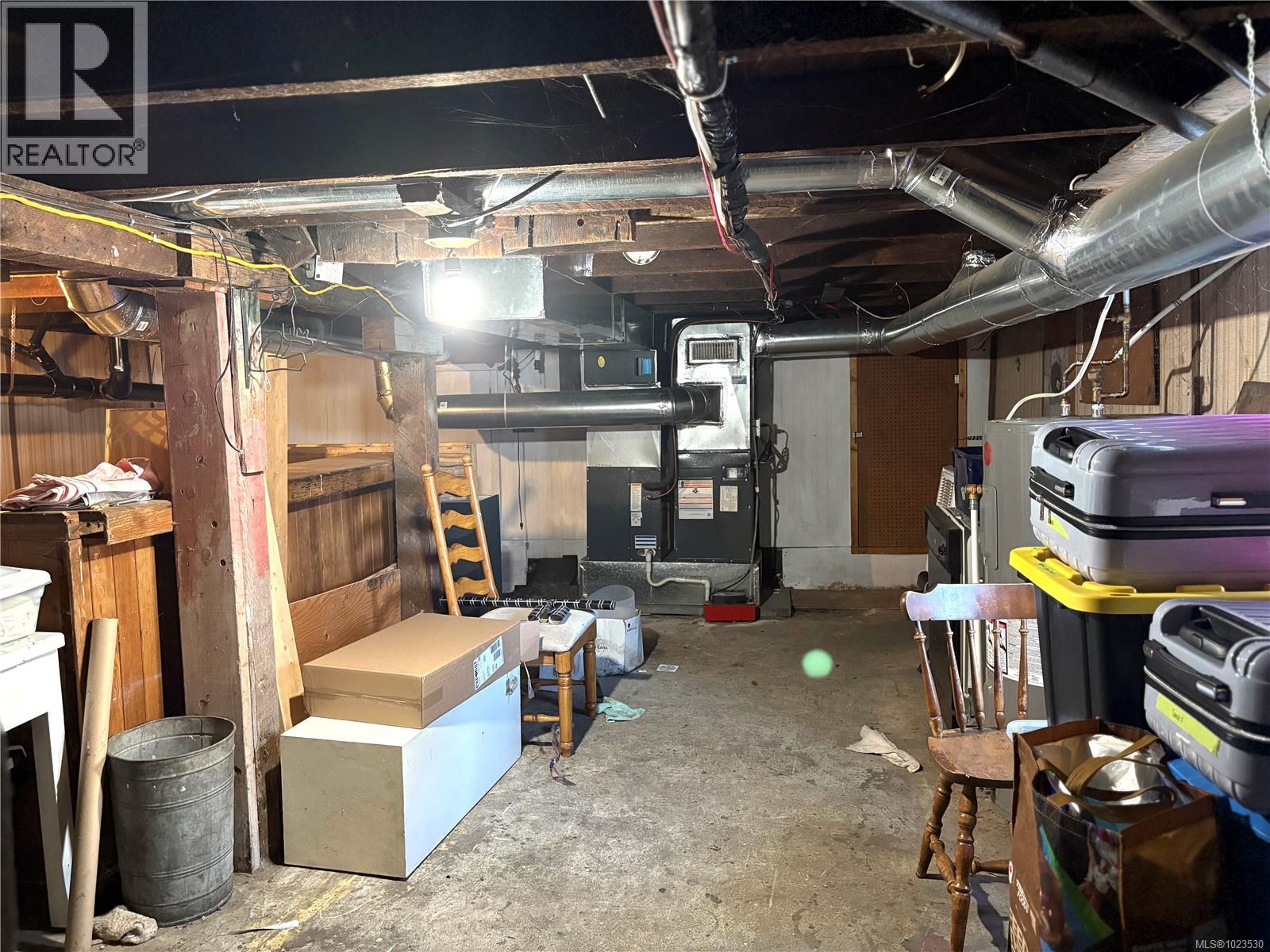 115 HALIBURTON ST - 28