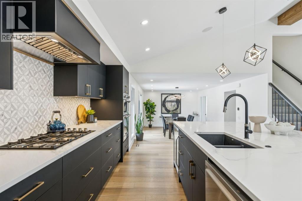 Single Family House for Sale in  Silvergrove Drive NW Silver Springs Calgary 