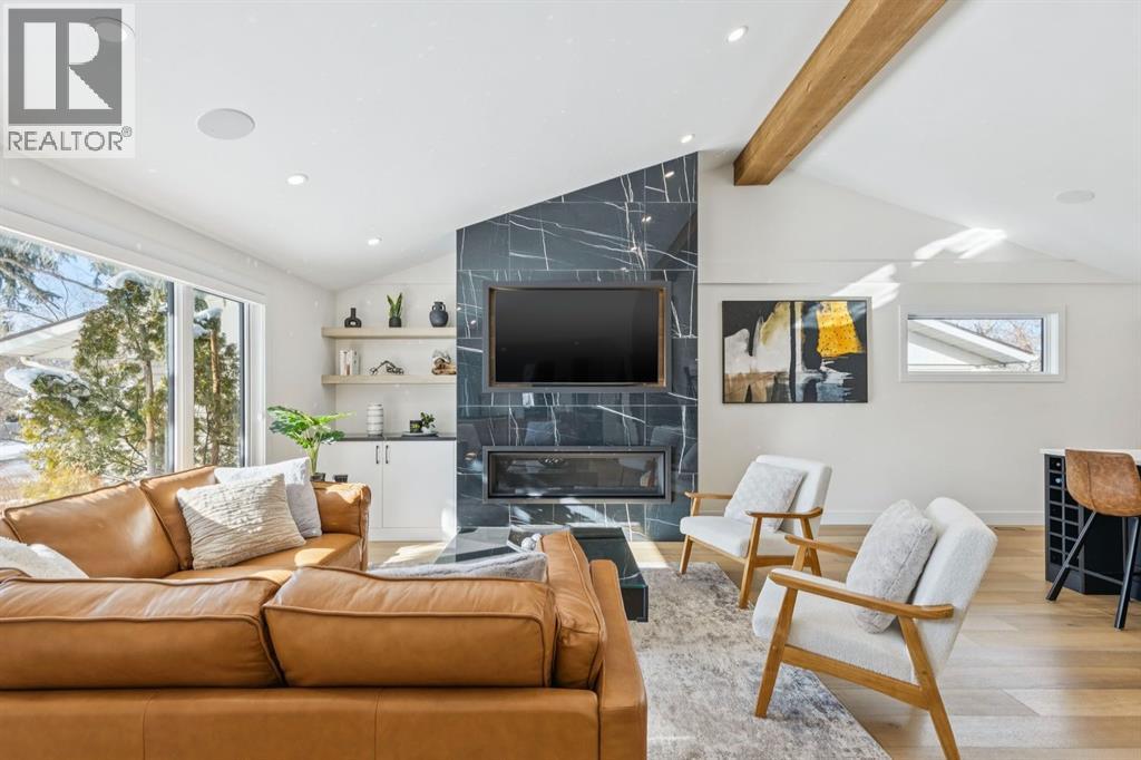 Single Family House for Sale in  Silvergrove Drive NW Silver Springs Calgary 