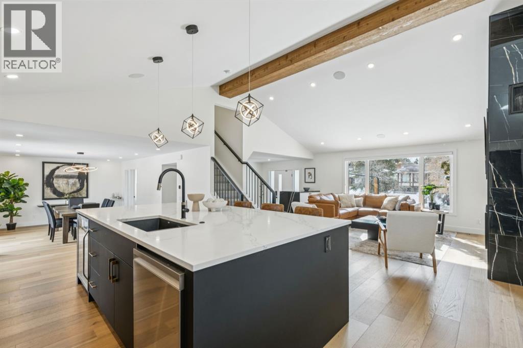 Single Family House for Sale in  Silvergrove Drive NW Silver Springs Calgary 