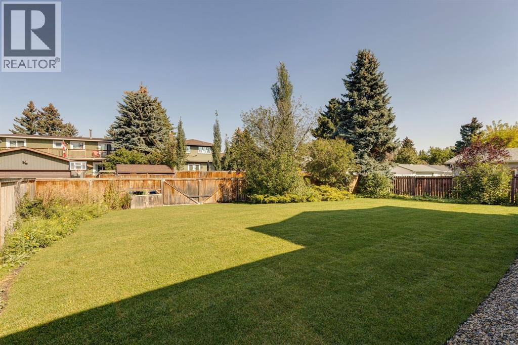 Single Family House for Sale in  Silvergrove Drive NW Silver Springs Calgary 