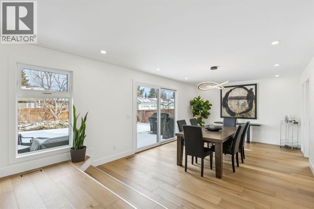 Single Family House for Sale in  Silvergrove Drive NW Silver Springs Calgary 