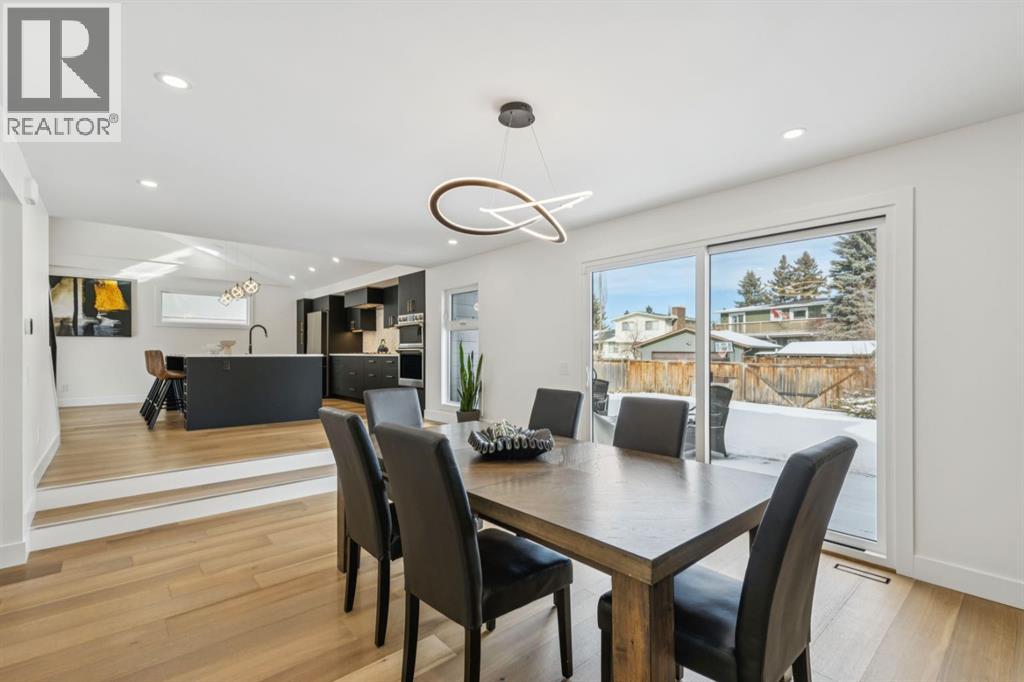 Single Family House for Sale in  Silvergrove Drive NW Silver Springs Calgary 