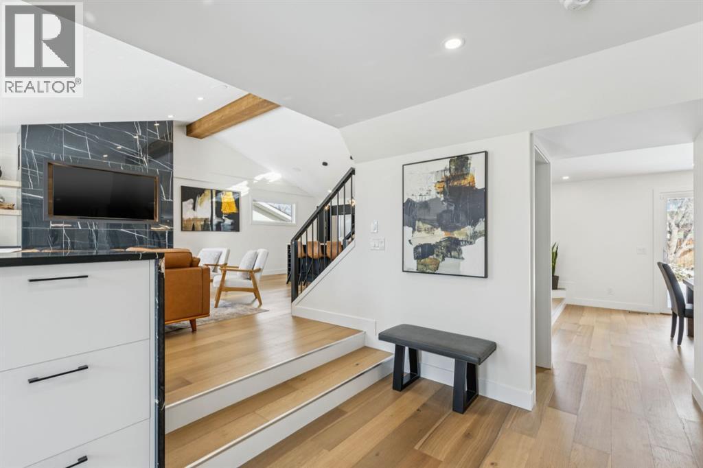 Single Family House for Sale in  Silvergrove Drive NW Silver Springs Calgary 