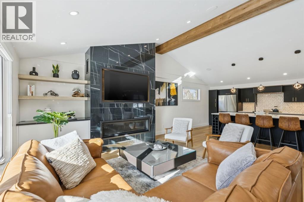 Single Family House for Sale in  Silvergrove Drive NW Silver Springs Calgary 