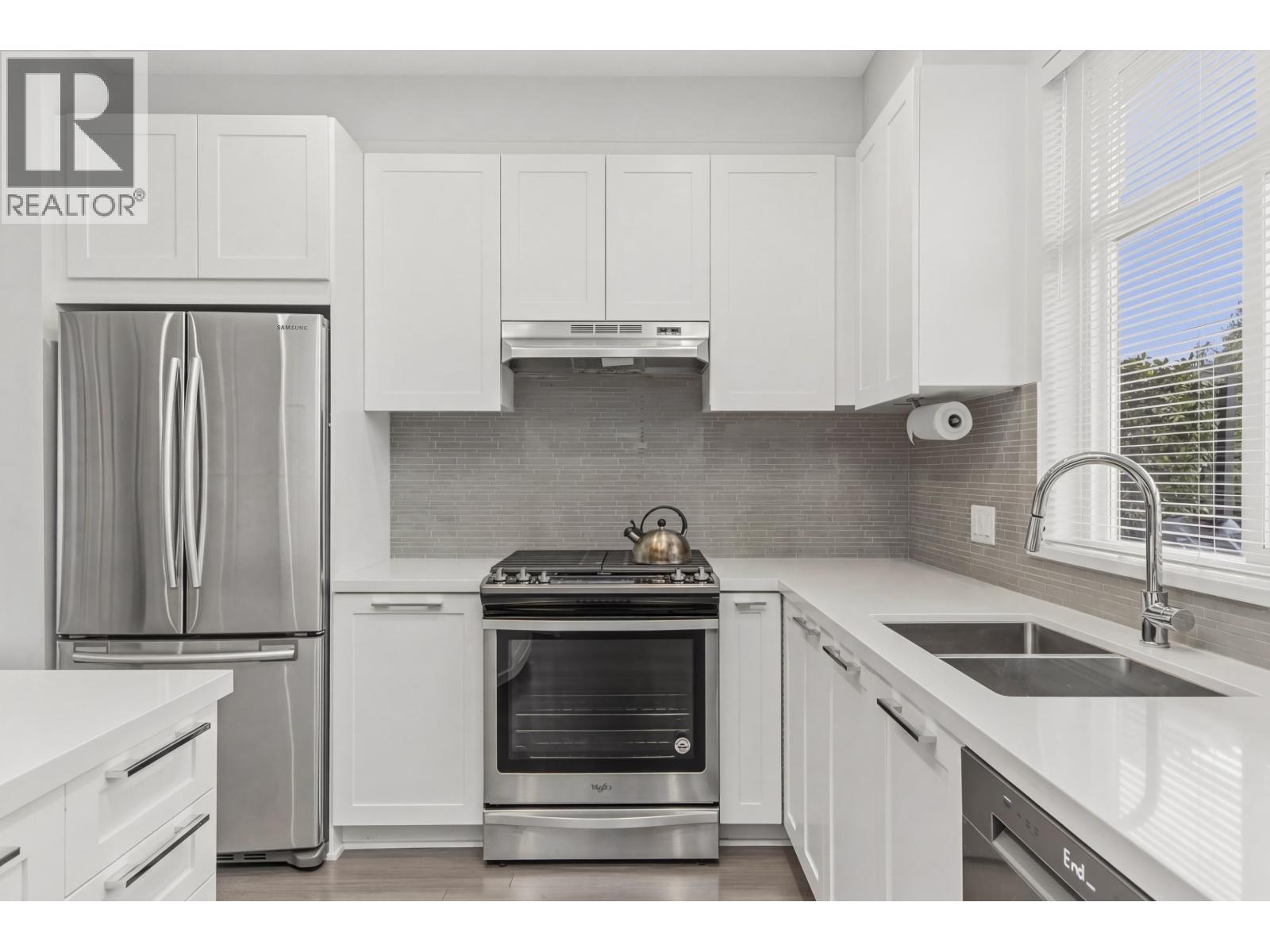 4 39548 LOGGERS LANE, Squamish