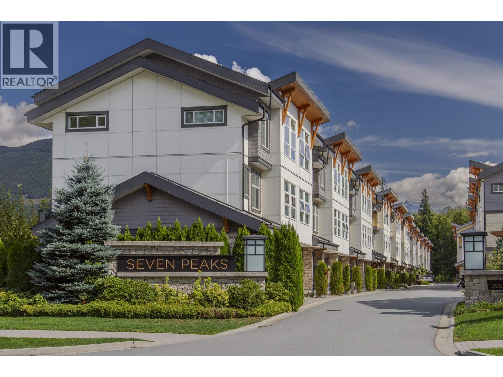 4 39548 LOGGERS LANE, Squamish