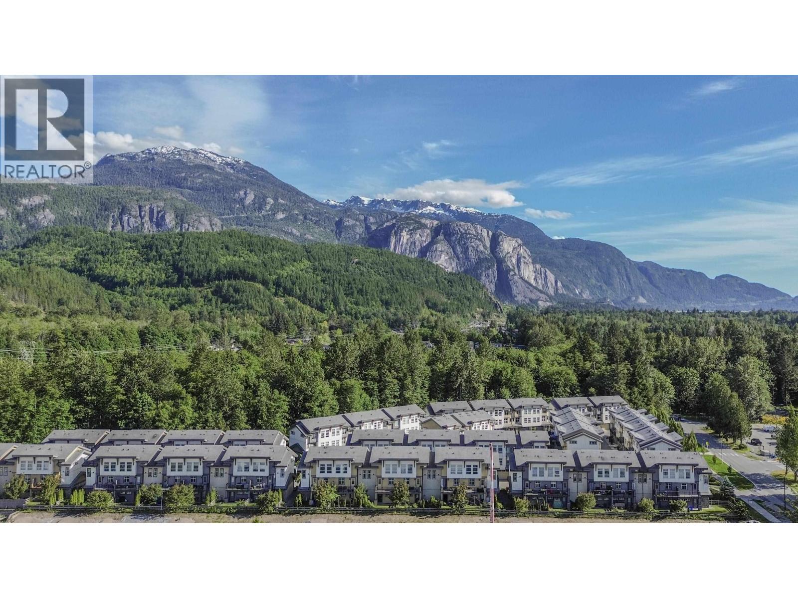 4 39548 LOGGERS LANE, Squamish