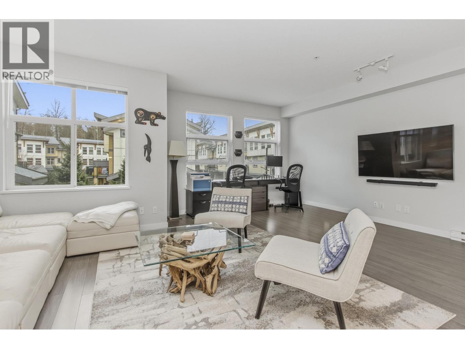 4 39548 LOGGERS LANE, Squamish