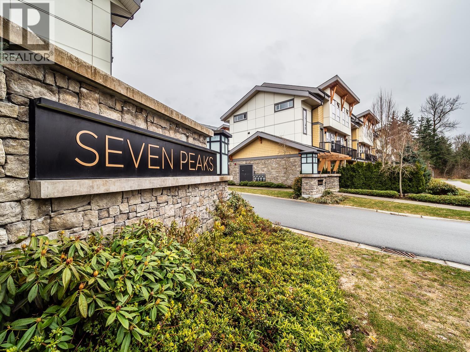 4 39548 LOGGERS LANE, Squamish