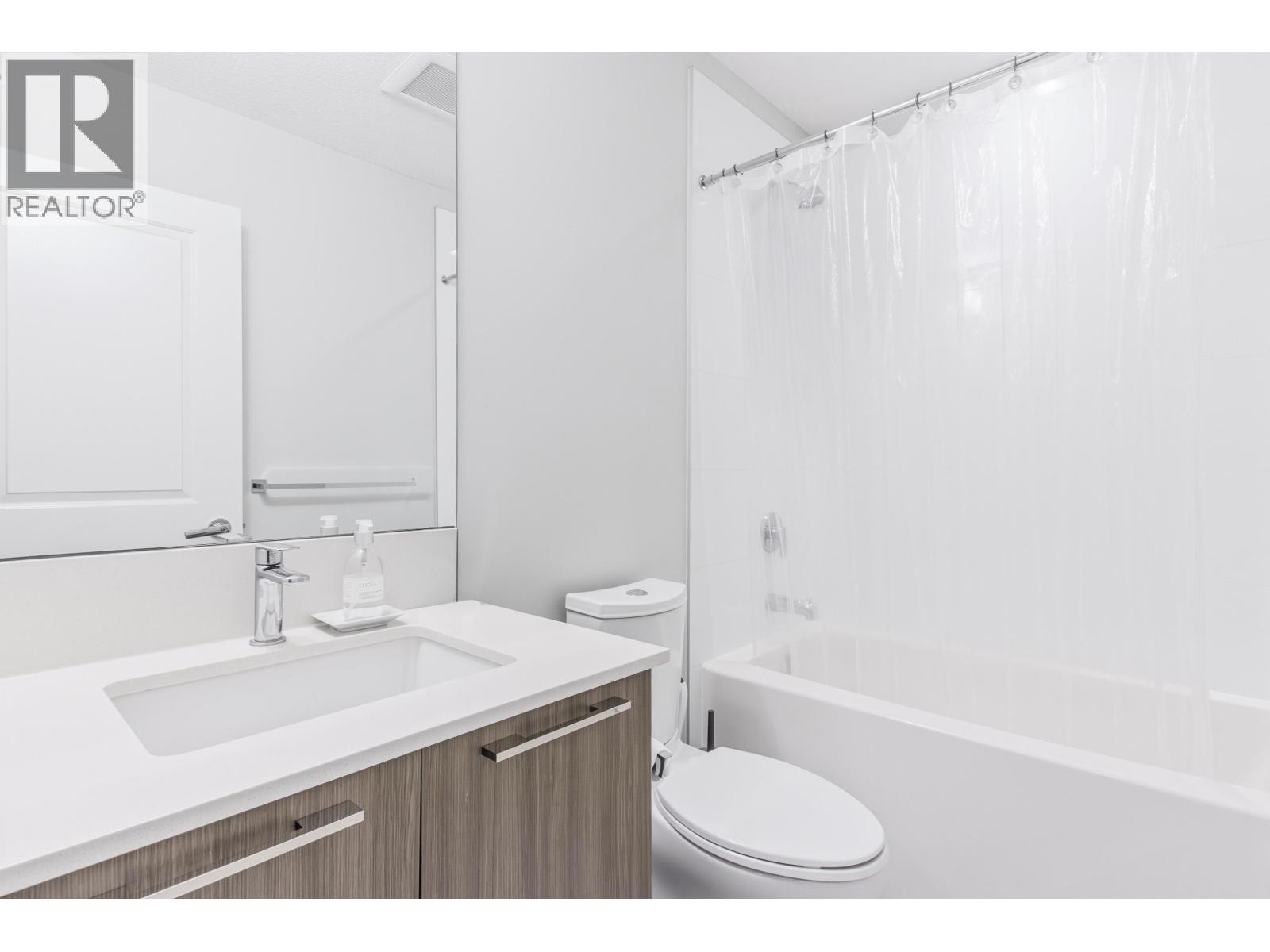 4 39548 LOGGERS LANE, Squamish