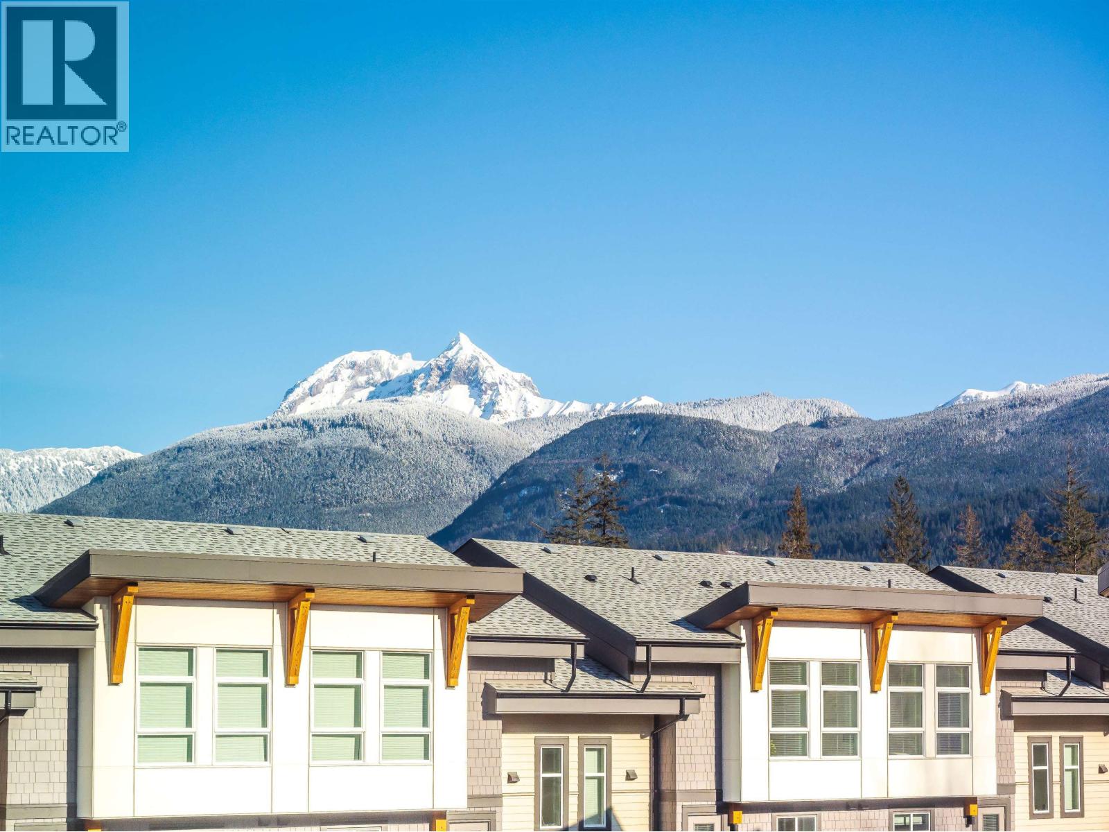 4 39548 LOGGERS LANE, Squamish