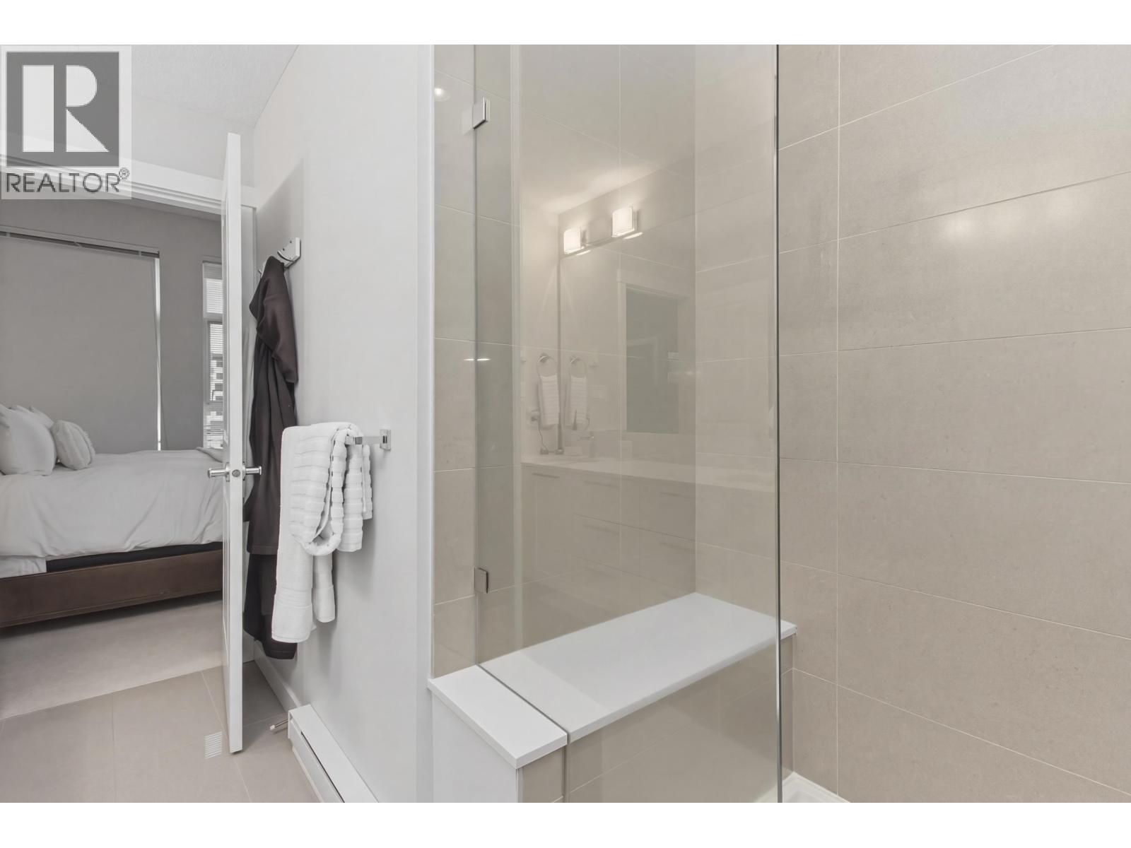 4 39548 LOGGERS LANE, Squamish