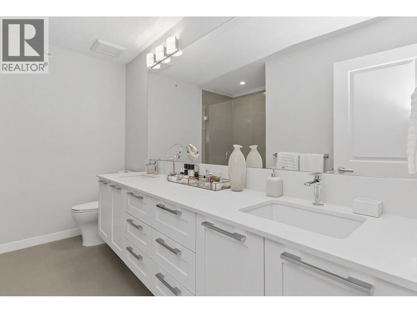 4 39548 LOGGERS LANE, Squamish