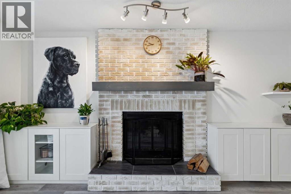 Single Family House 4 Level for Sale in  Shawcliffe Bay SW Shawnessy Calgary 