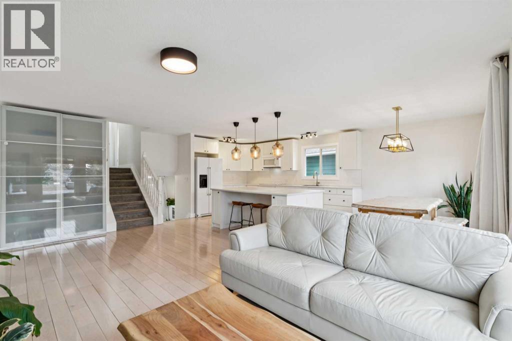 Single Family House 4 Level for Sale in  Shawcliffe Bay SW Shawnessy Calgary 