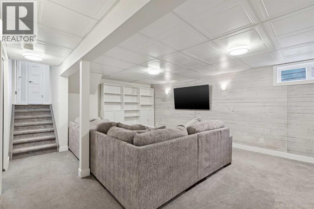 Single Family House 4 Level for Sale in  Shawcliffe Bay SW Shawnessy Calgary 