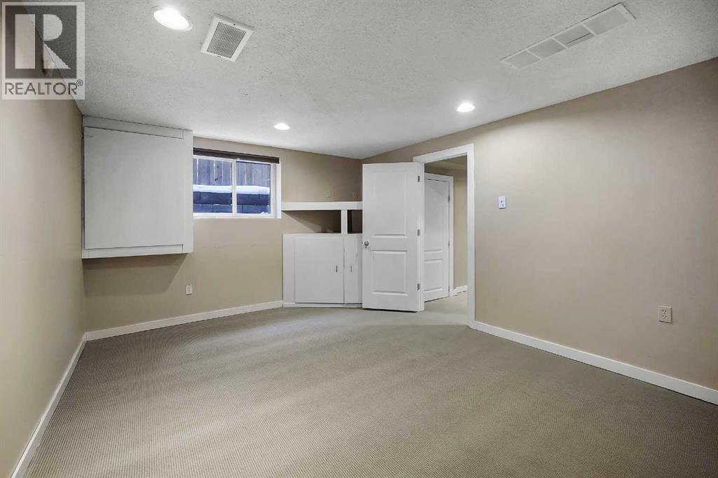 1833 New Brighton Drive, Calgary, Alberta