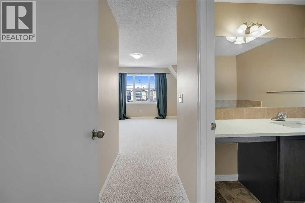 Single Family House for Sale in  New Brighton Drive New Brighton Calgary 