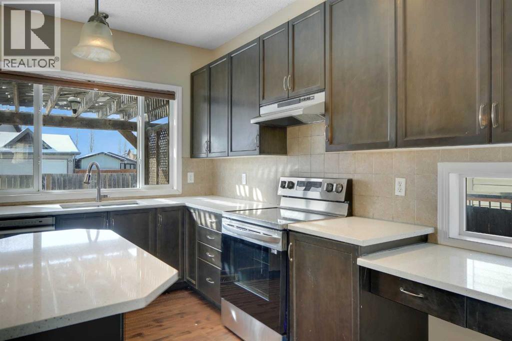 Single Family House for Sale in  New Brighton Drive New Brighton Calgary 