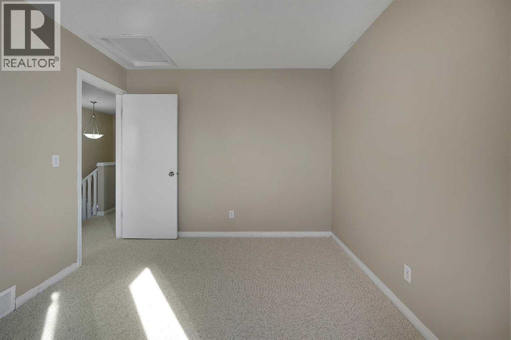 Single Family House for Sale in  New Brighton Drive New Brighton Calgary 