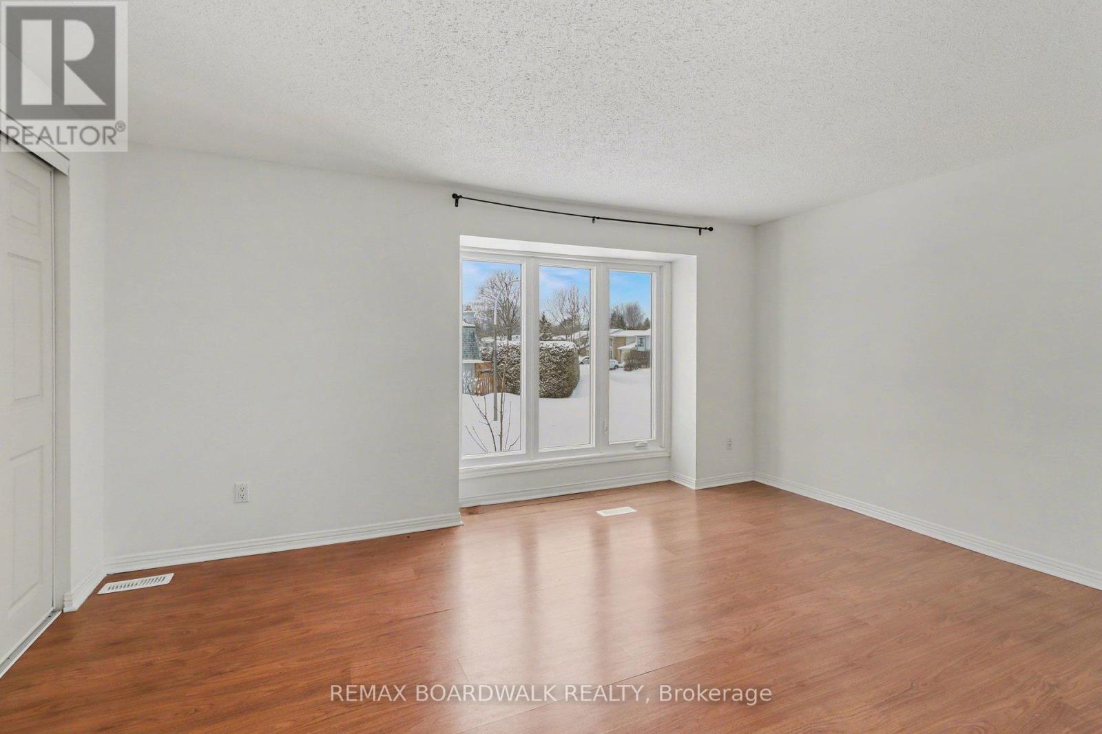 2508 AUTUMN HILL CRESCENT, Ottawa, Ontario