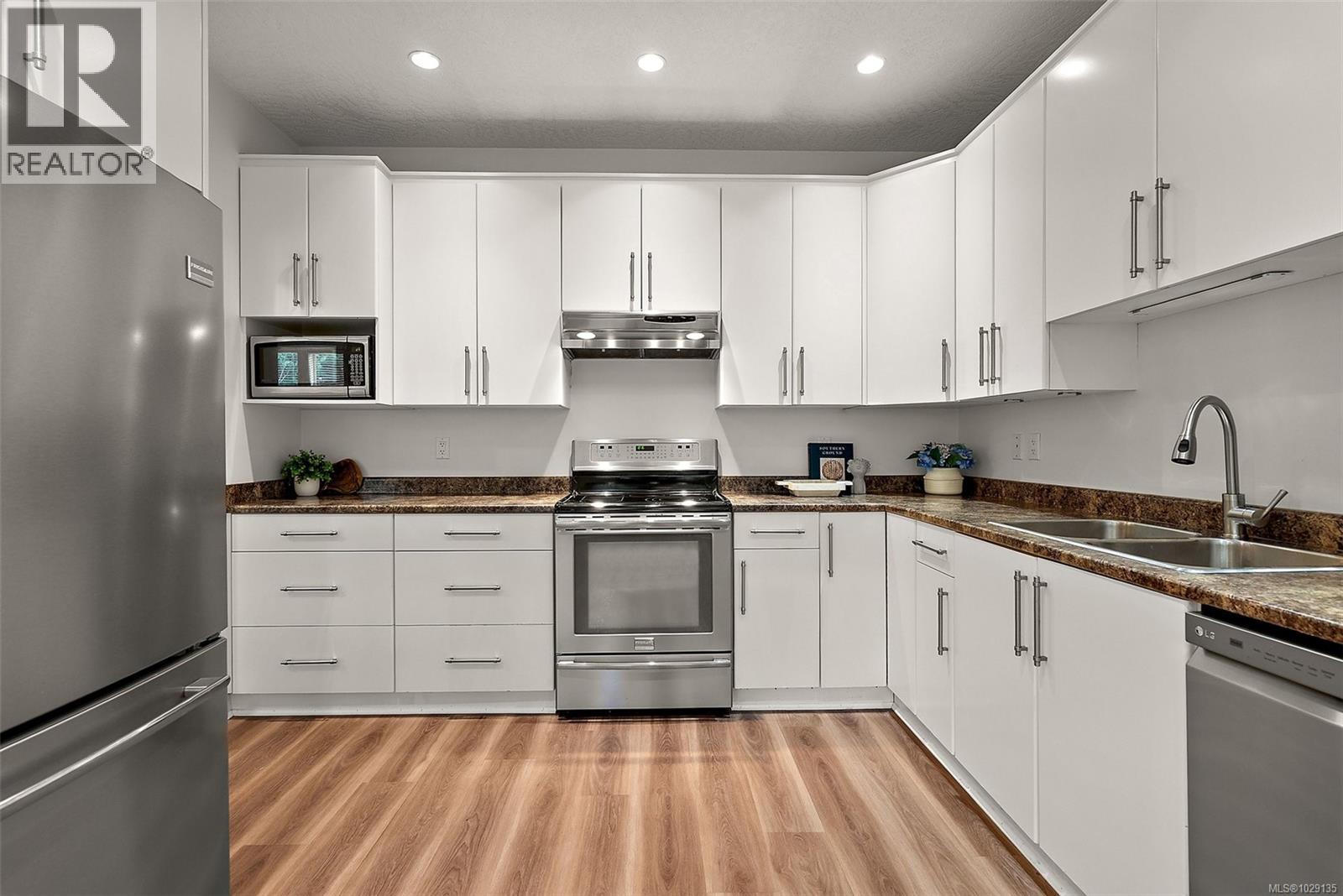 #122 2253 TOWNSEND RD - 8