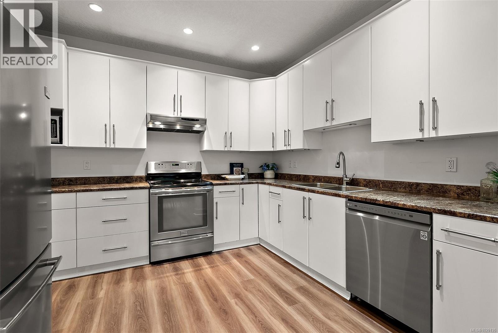 #122 2253 TOWNSEND RD - 9