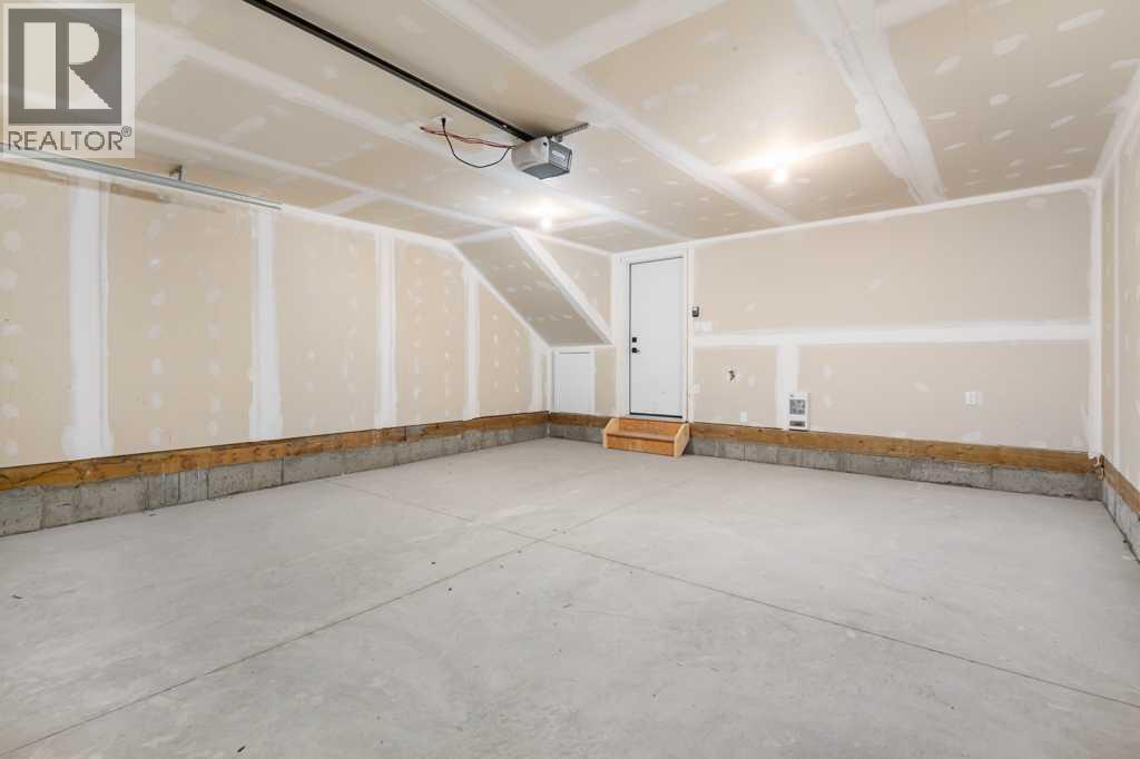 Single Family House for Sale in    Avenue SW West Springs Calgary 