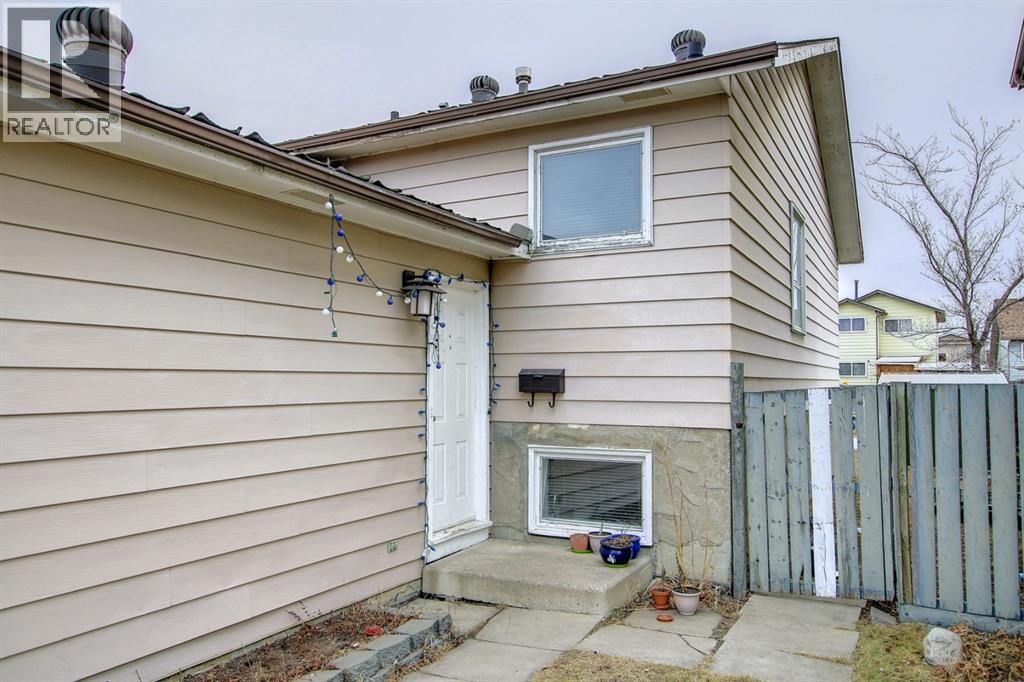 Single Family House 3 Level for Sale in  Whitmire Road NE Whitehorn Calgary 