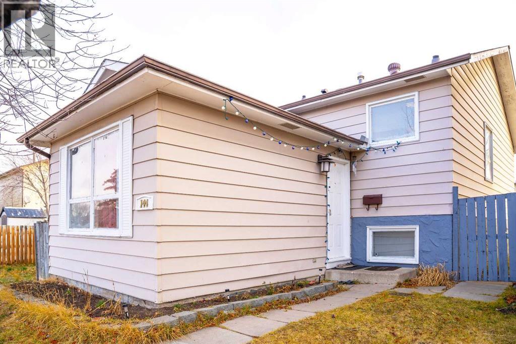 Single Family House 3 Level for Sale in  Whitmire Road NE Whitehorn Calgary 