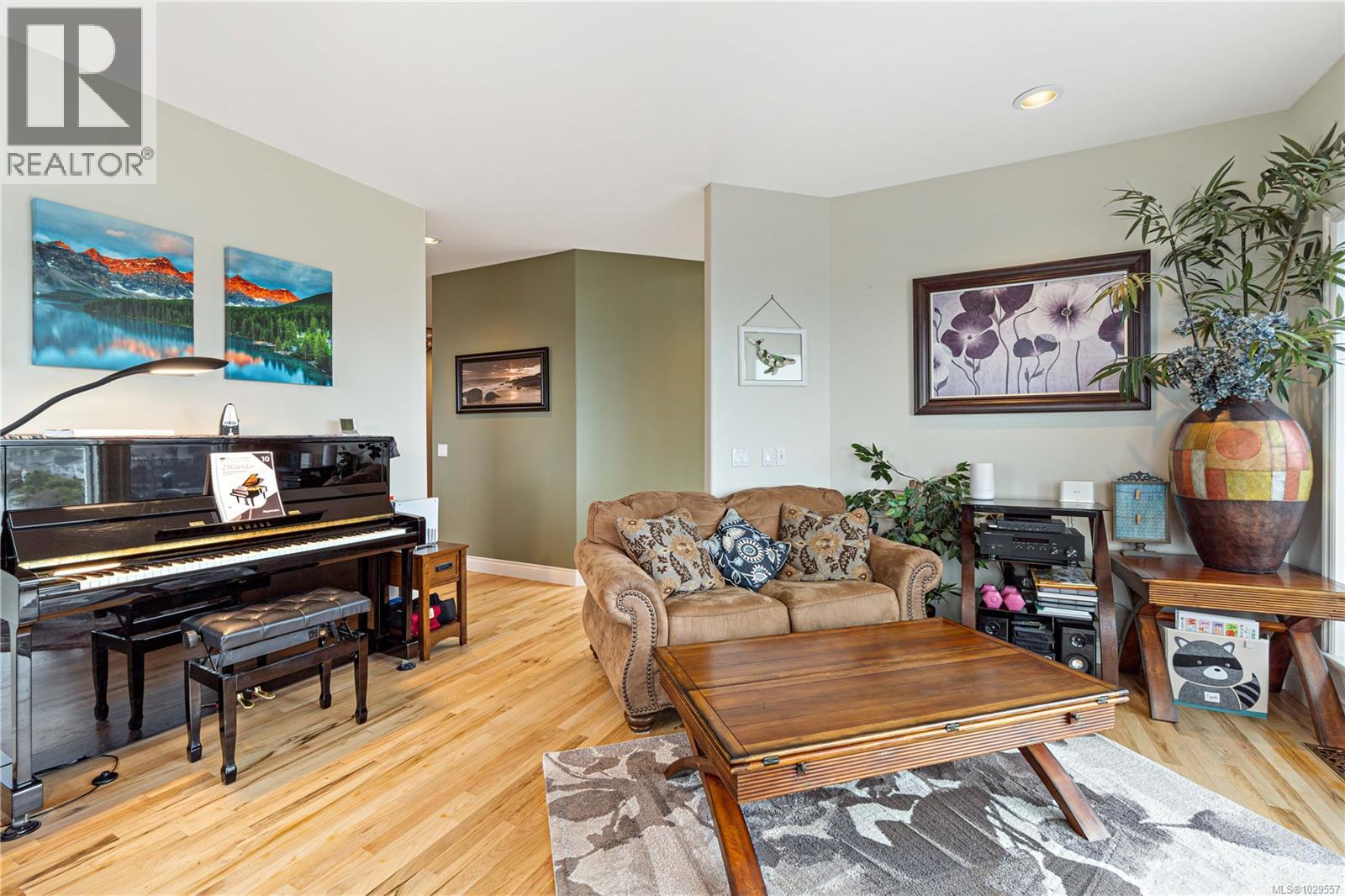 198 HERITAGE DR - 10