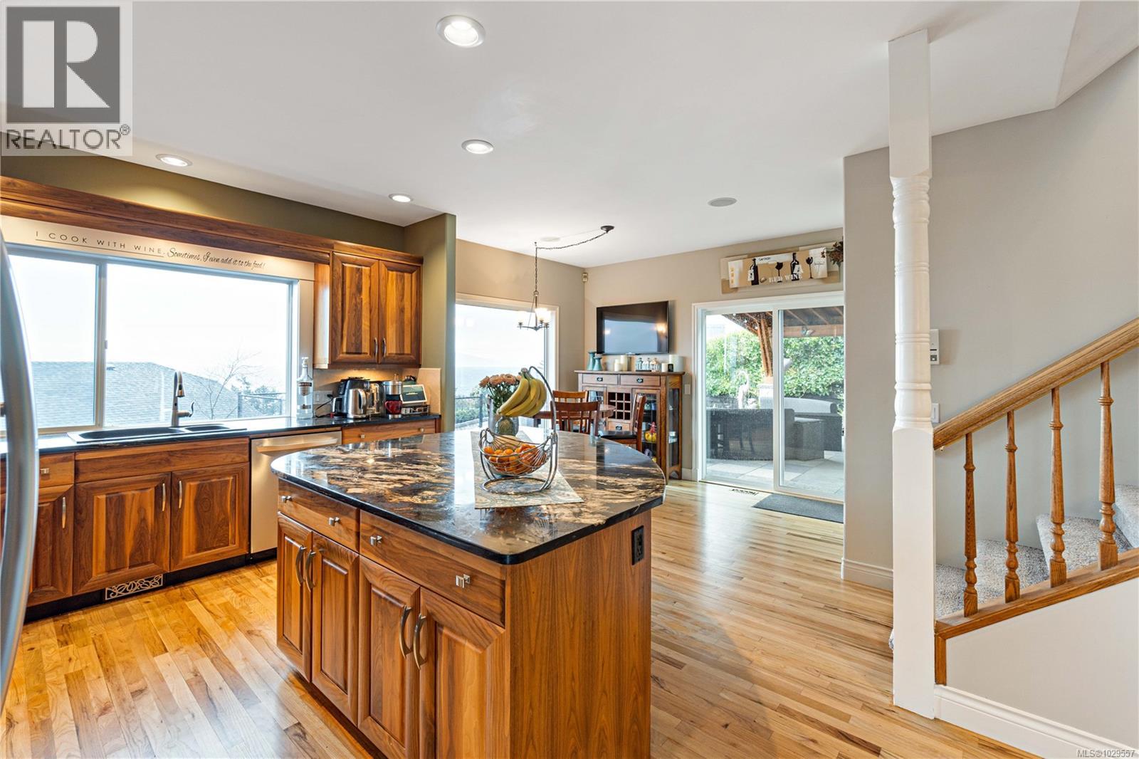 198 HERITAGE DR - 13