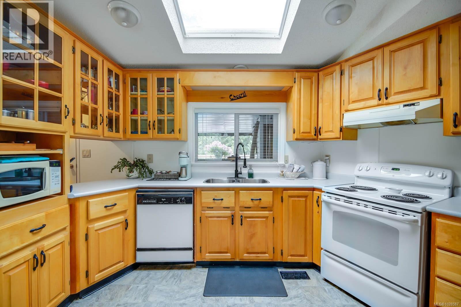 #77 10325 LAKESHORE RD - 14