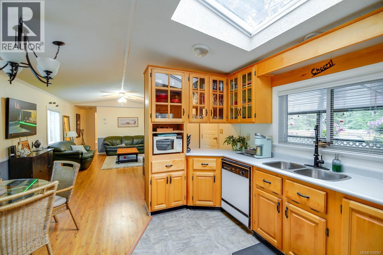 #77 10325 Lakeshore Rd - 19