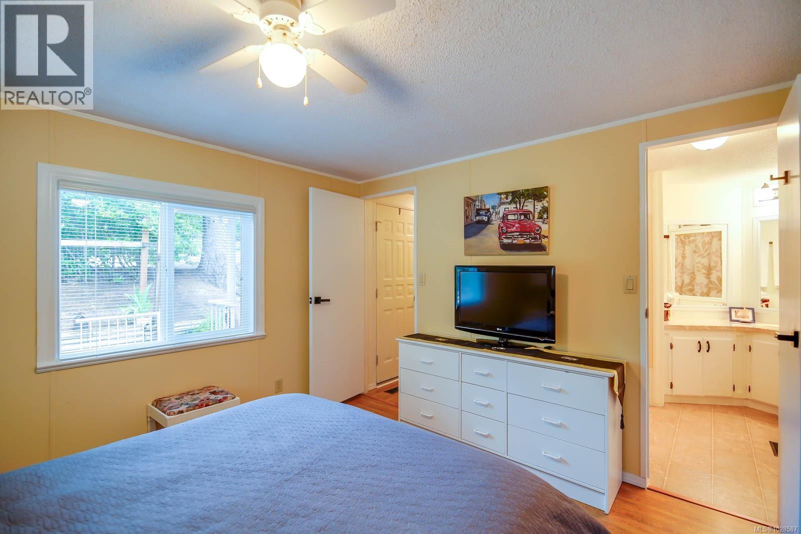 #77 10325 Lakeshore Rd - 21